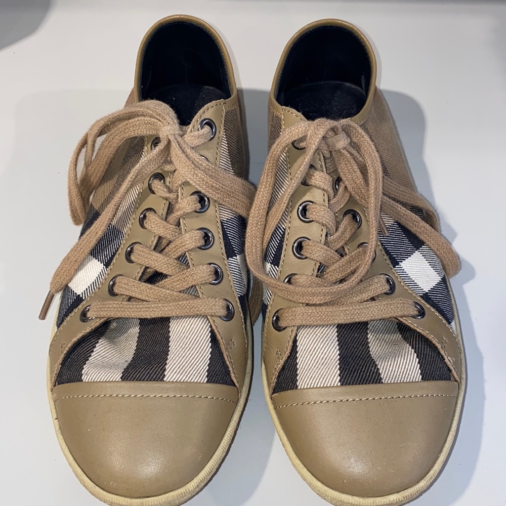 Burberry shoes